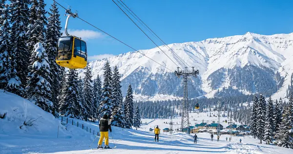 Gulmarg Snowfall Time